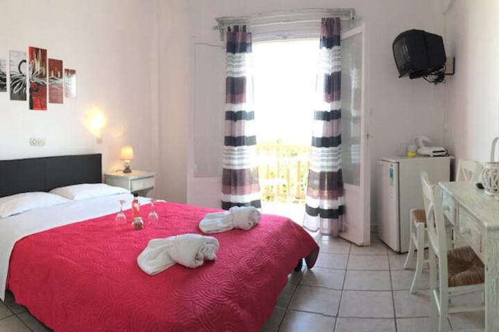 Room 6 of 36