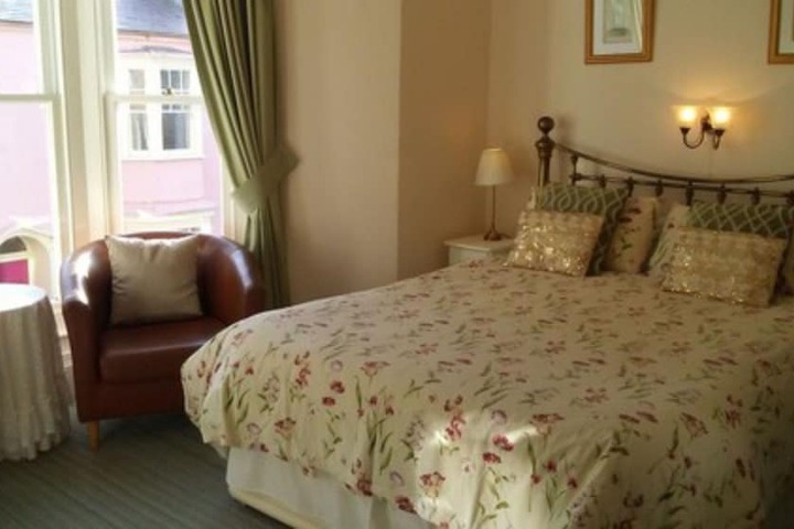 Room 4 of 14