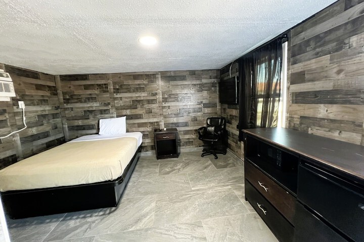 Photo of BEVERLY MOTEL