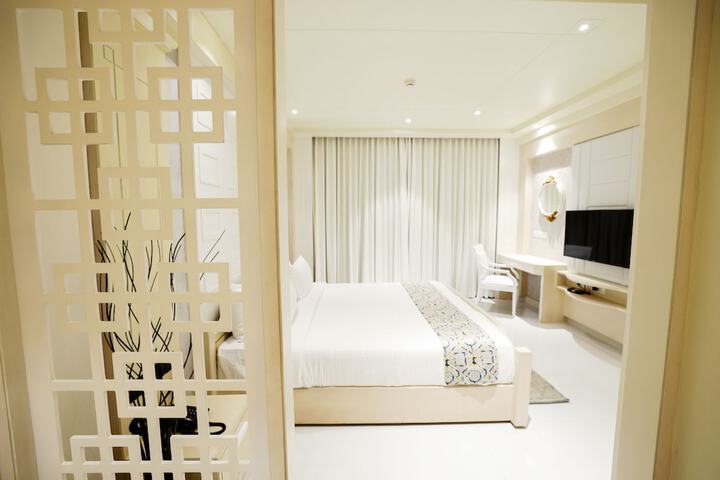 Room 28 of 70