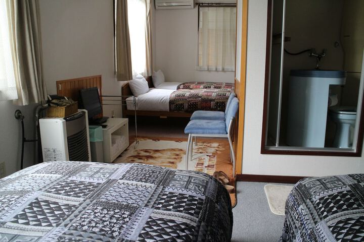Room 5 of 28