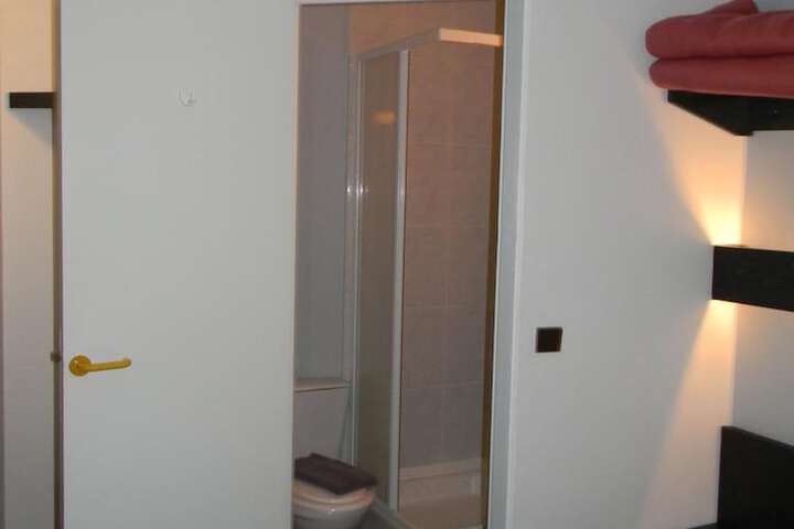 Room 11 of 25