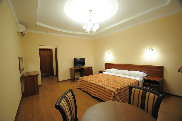 Room 6 of 40