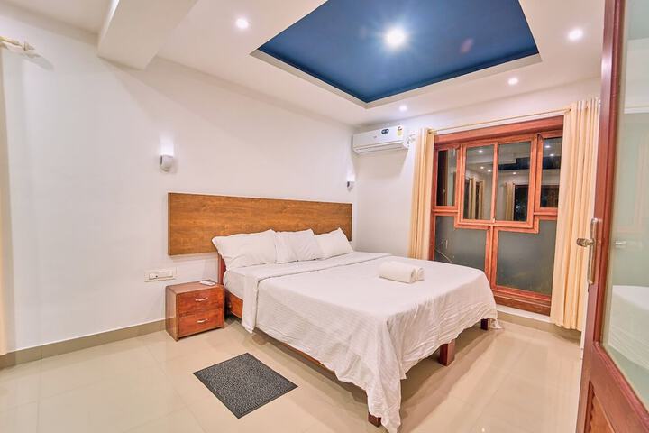 Room 10 of 74
