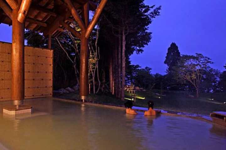 Hotel Pool
