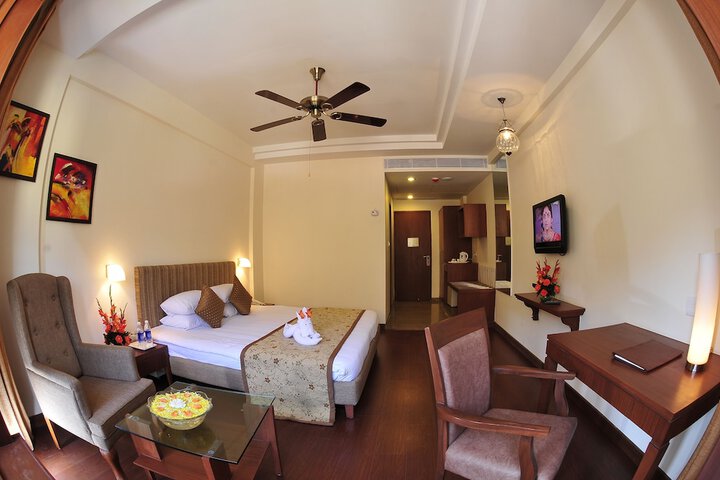 Room 8 of 35
