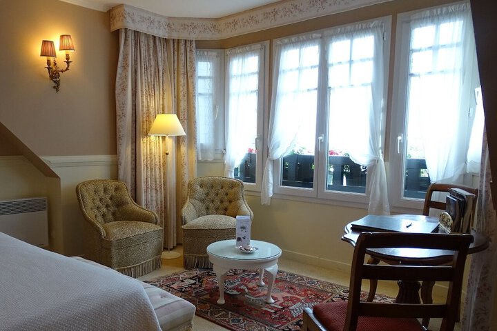 Room 4 of 38