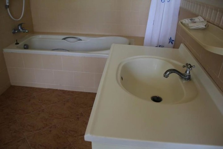 Room 10 of 22