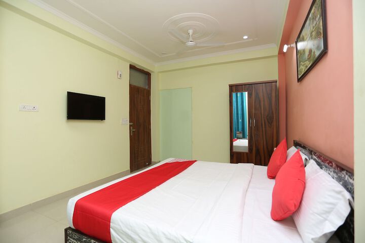 Room 12 of 22
