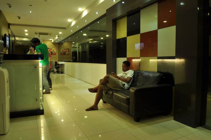 Check-in/check-out kiosk