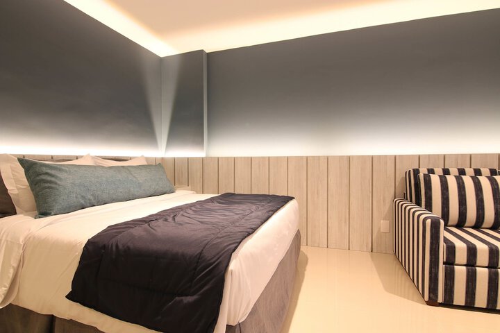 Room 9 of 28