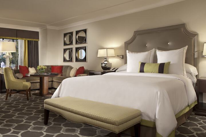 Room 32 of 197