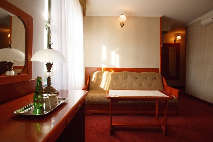 Room 12 of 39