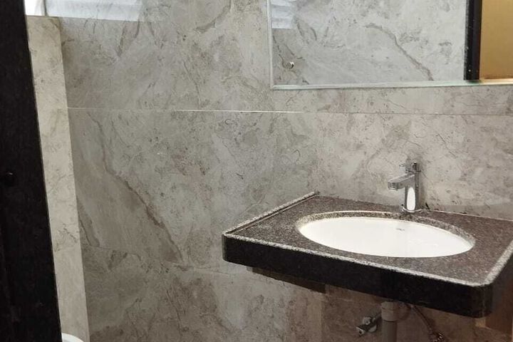 Room 16 of 21