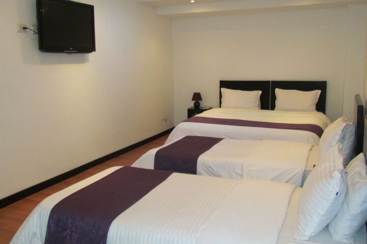 Room 10 of 38