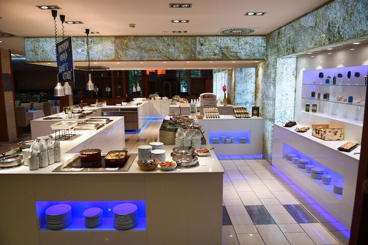 Dining 49 of 69