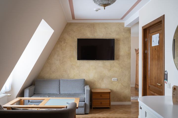 Room 25 of 42