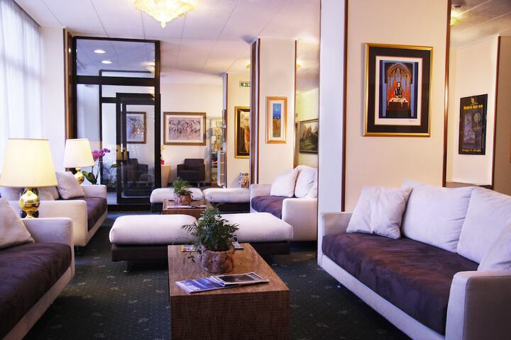 Hotel Interior 4 of 58