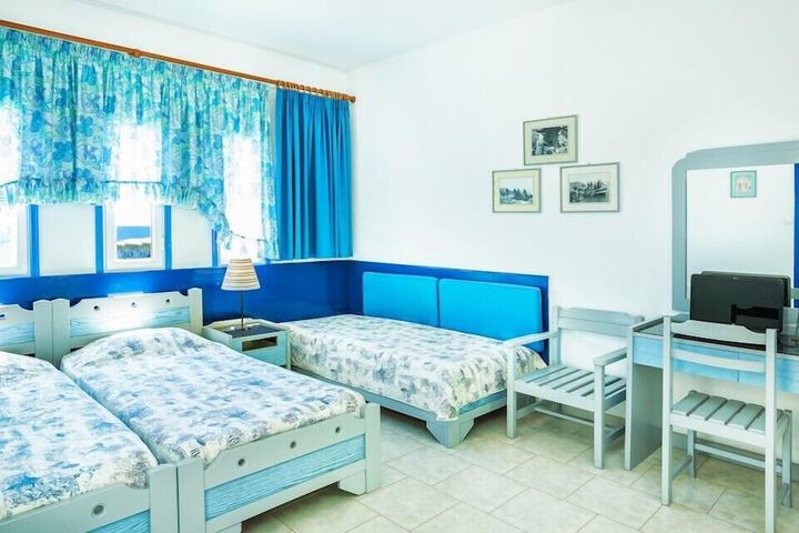 Room 10 of 43