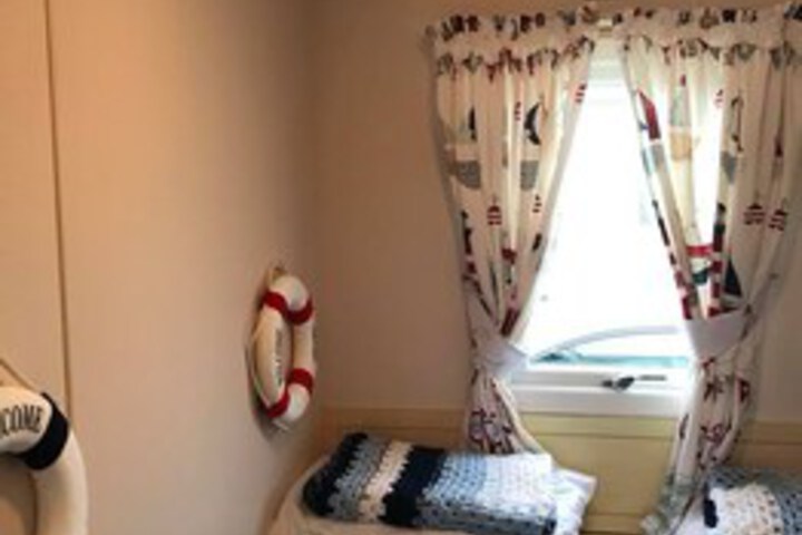 Room 16 of 49