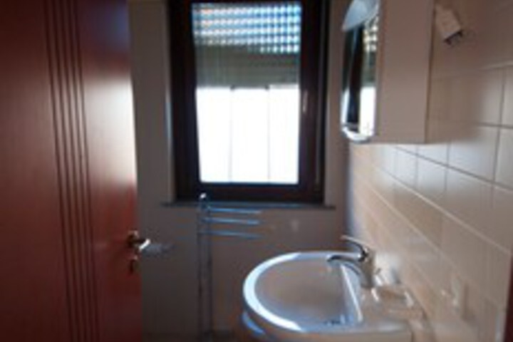 Room 2 of 29