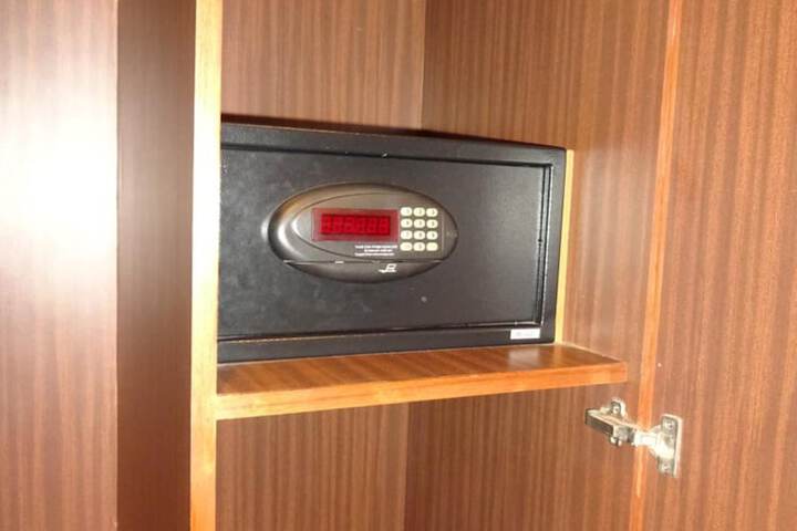 Room 18 of 65