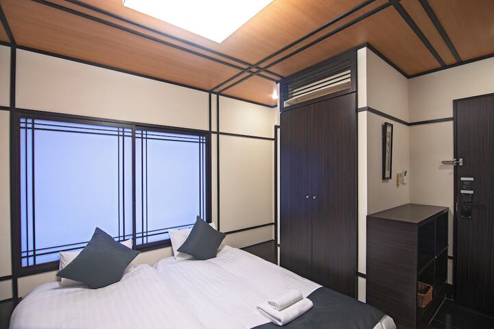 Room 32 of 72