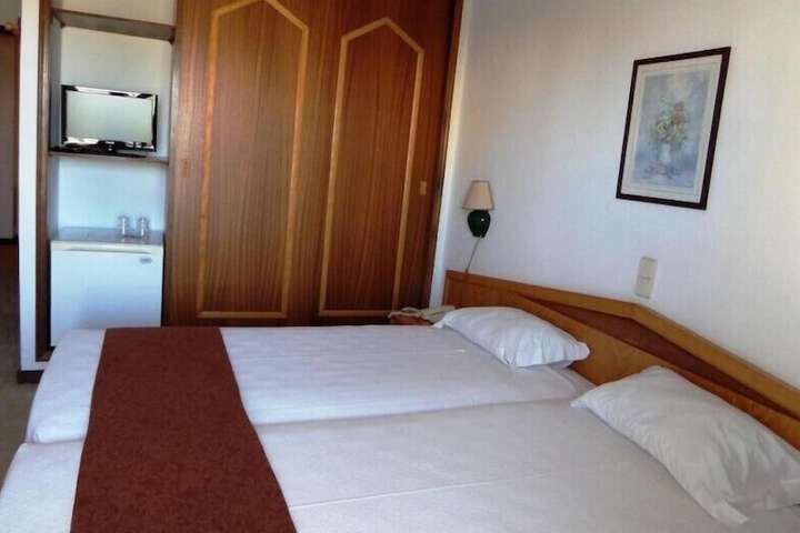 Room 11 of 51