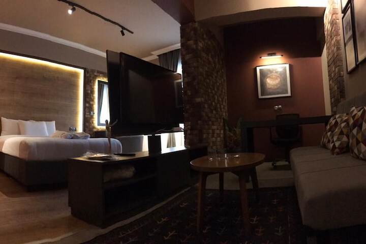 Room 16 of 50
