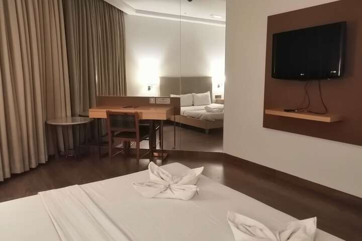Room 27 of 181