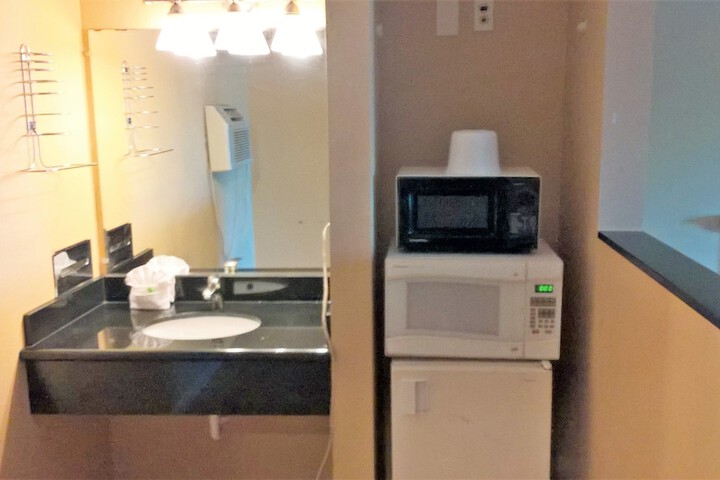 Room 4 of 20