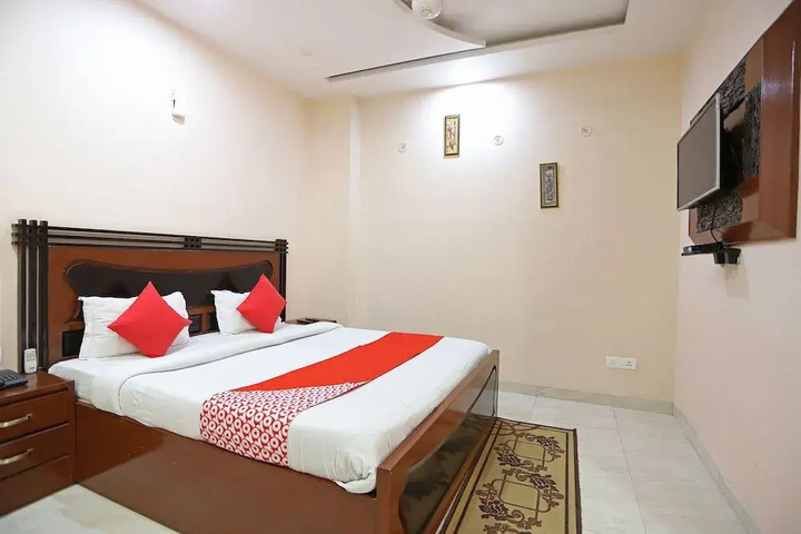 Room 6 of 23