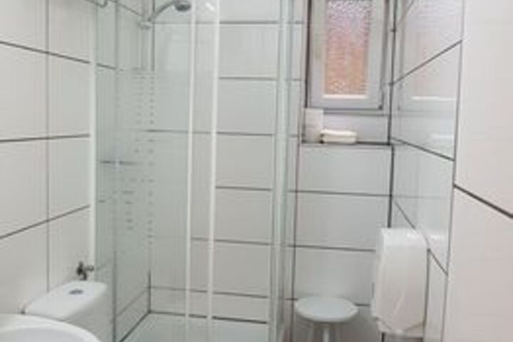 Room 3 of 20