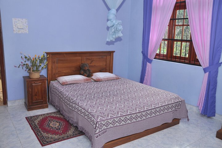 Room 8 of 10