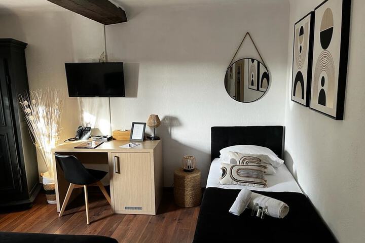 Room 10 of 44
