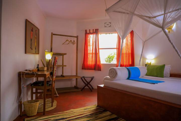 Room 3 of 44
