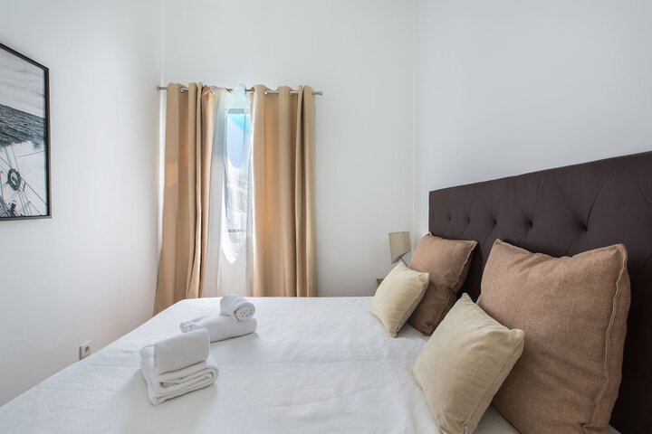 Room 2 of 35