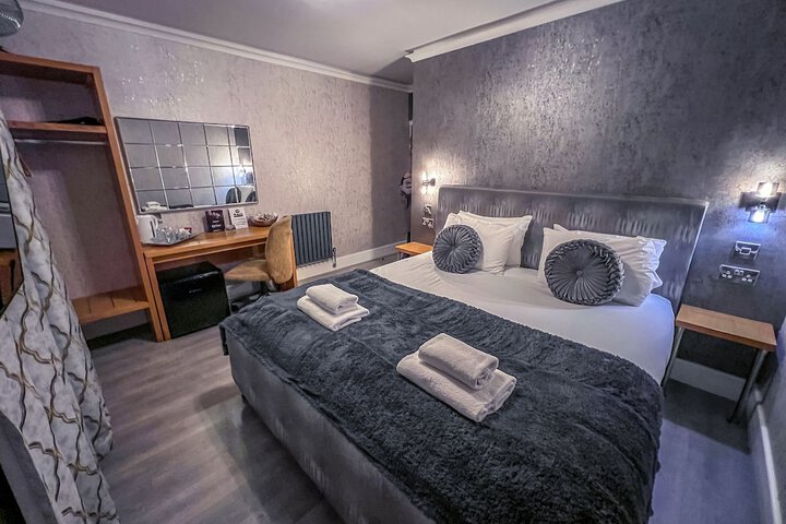 Room 6 of 97