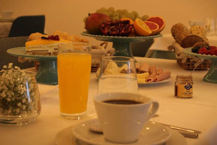 Breakfast/Coffee Service 47 of 62