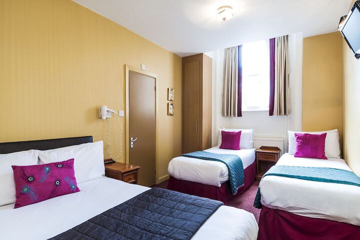Room 4 / 31