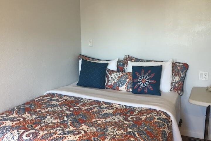 Room 2 of 43