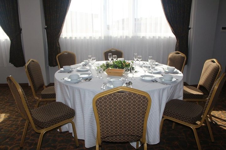 Dining 22 of 34