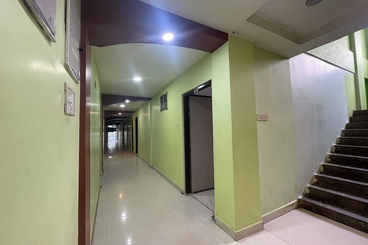 Room 63 of 94