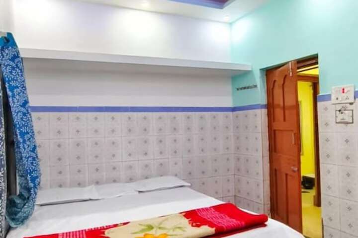Room 10 of 14