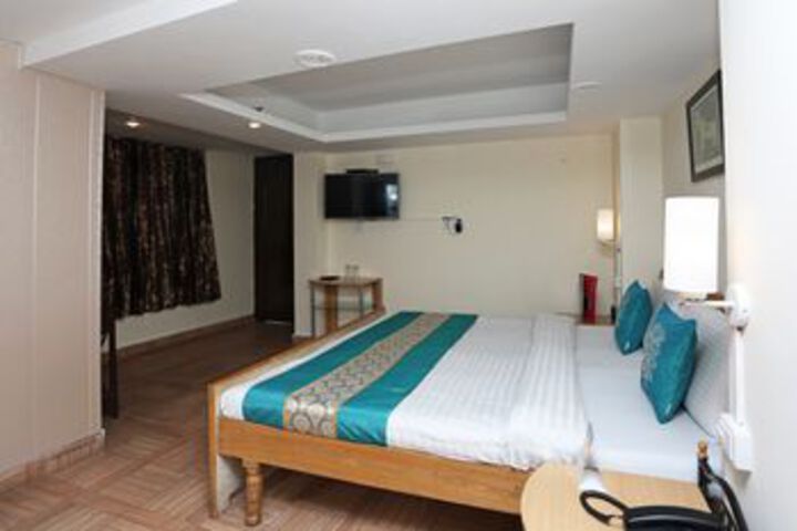 Room 12 of 22