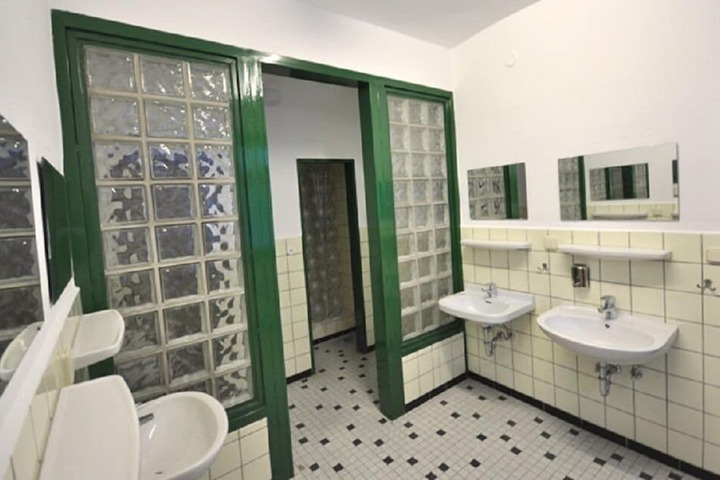 Room 14 of 31