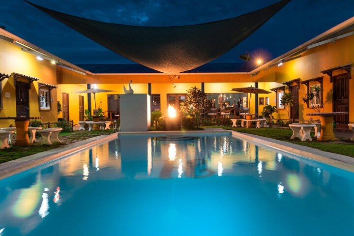 Pool 25 of 37