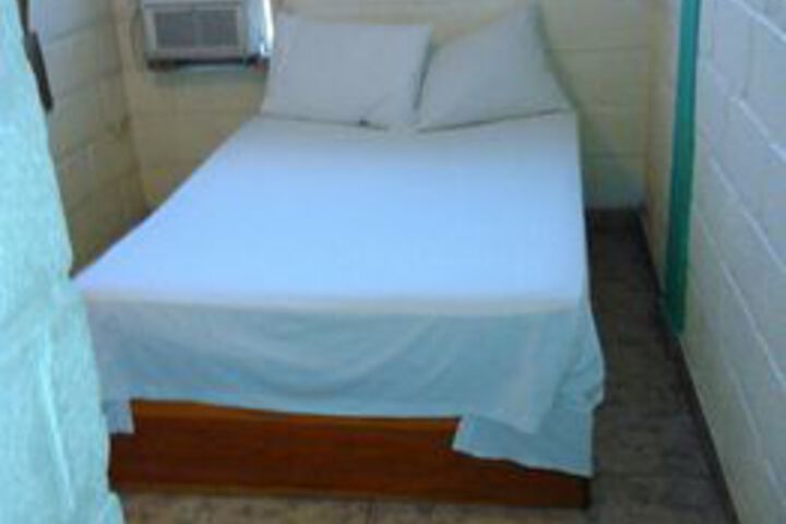 Room 6 of 6