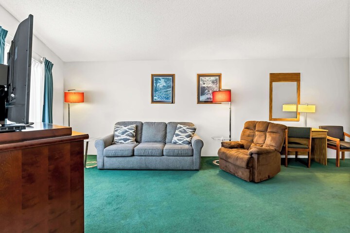 Room 15 of 38