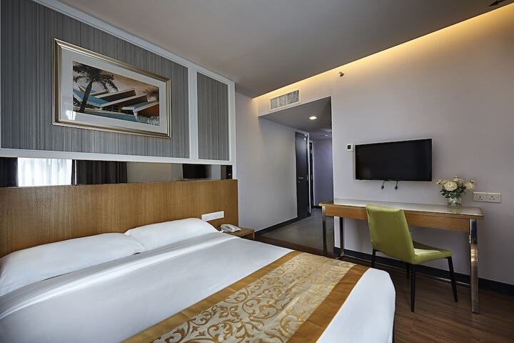 Room 10 of 47